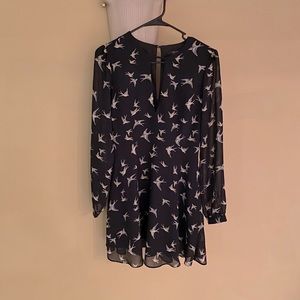 👗NWOT Forever 21 beautiful long sleeved dress